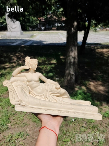 Изящна масивна и детайлна декоративна скулптура Венера Победителка, снимка 8 - Антикварни и старинни предмети - 54823797