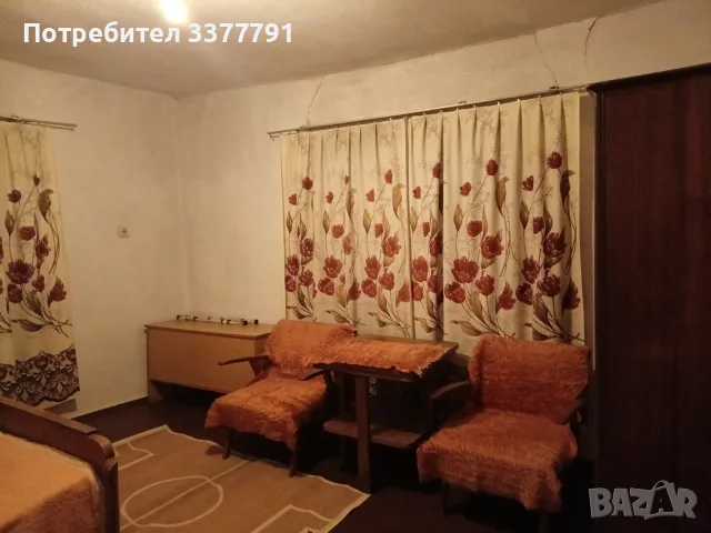 Двуетажна къща с.Вакарел, снимка 3 - Къщи - 54607322