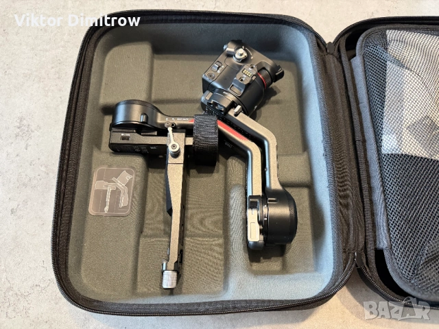 DJI RS 4 Combo в гаранция + подарък, снимка 9 - Чанти, стативи, аксесоари - 54610990