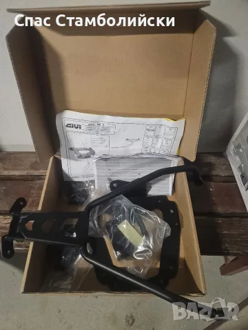 Стойка за куфар GIVI-SR2149 за Yamaha X-MAX 300 