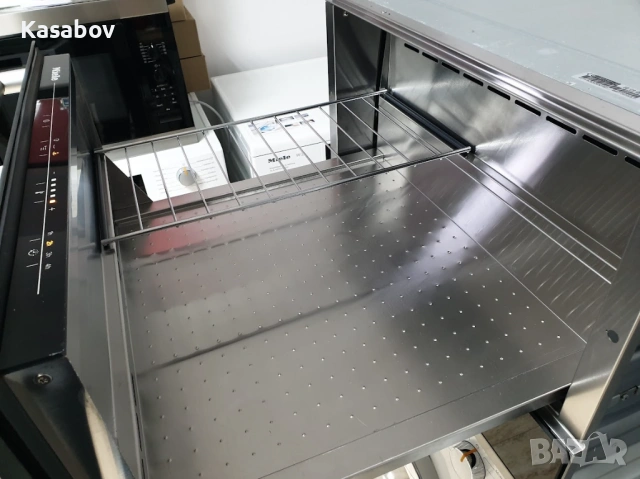 Miele Подгряващо Чекмедже с Дръжка за Вграждане в Кухня 29cm, снимка 5 - Печки, фурни - 54003045