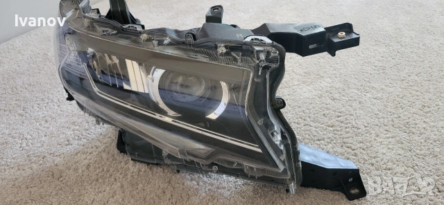 десен фар за Тойота Land Cruiser, снимка 3 - Части - 54224543