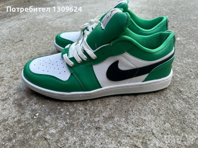 Nike Air Jordan 1 Low в цвят "Pine Green" (зелено/бяло/черно).