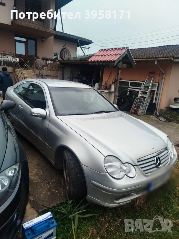Продавам Mercedes C 220 Дизел 2001, снимка 2 - Автомобили и джипове - 54389465