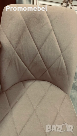 Нови трапезни столове с малки дефекти в тапицерията в светло кафяв цвят , снимка 3 - Столове - 54212060
