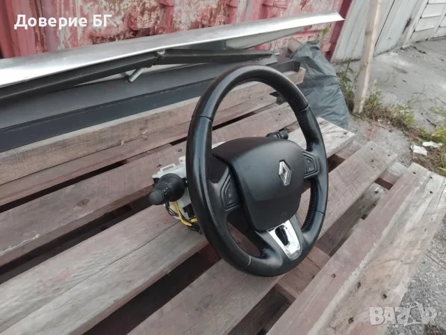 Оригинален кожен волан с еърбег и лостчета за Renault Megane 3 / Fluence / Scenic 3, снимка 2 - Части - 55418560