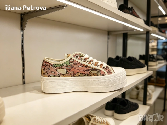 Дамски спортен кец 