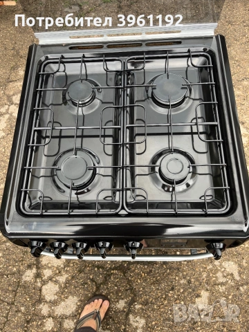 Газова готварска печка HOTPOINT две фурни , снимка 2 - Печки, фурни - 55242879