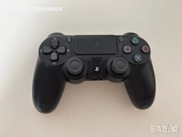 Оригинален контролер Sony DualShock 4 за PlayStation 4 (PS4)