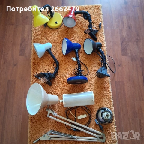 Продавам настолна лампа.