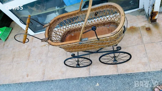 стара антична детска количка за игра в перфектно състояние.