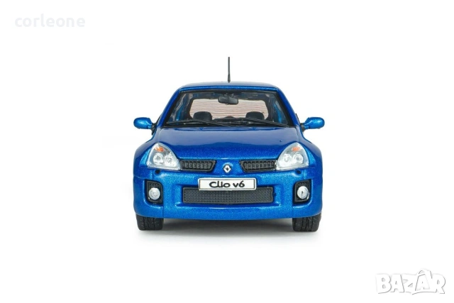 Renault Clio V6 2003 - мащаб 1:43 на Solido моделът е нов в PVC дисплей-кейс, снимка 4 - Колекции - 55148561