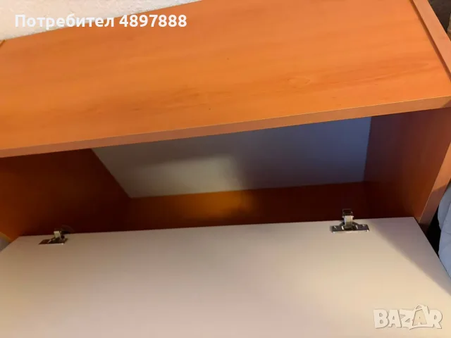 Скрин за съдържане на дрехи 