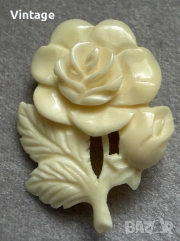 Антикварна съветска брошка от кост на Морж  