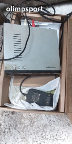 сателитен приемник Булсатком в кутия и зарядно, снимка 2 - Приемници и антени - 54146114