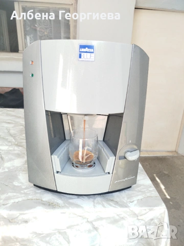 Кафе машина с капсули - LAVAZZA BLUE  LB 1000 , снимка 2 - Кафемашини - 54659370
