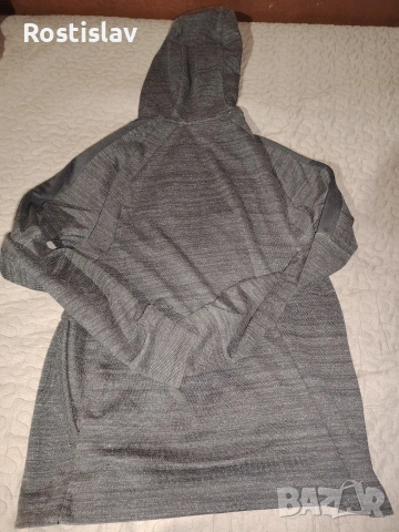 Nike оригинален суичър в перфектно състояние без забележки , снимка 2 - Спортни дрехи, екипи - 54888964