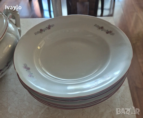 Комплект сервиз от порецелан Vintage , снимка 4 - Сервизи - 54977454