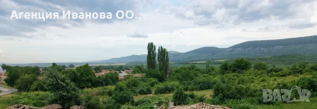🏡 Двуетажна къща с панорамна гледка | с. Лиляк | Само 7 км от Търговище, снимка 2 - Къщи - 55300221