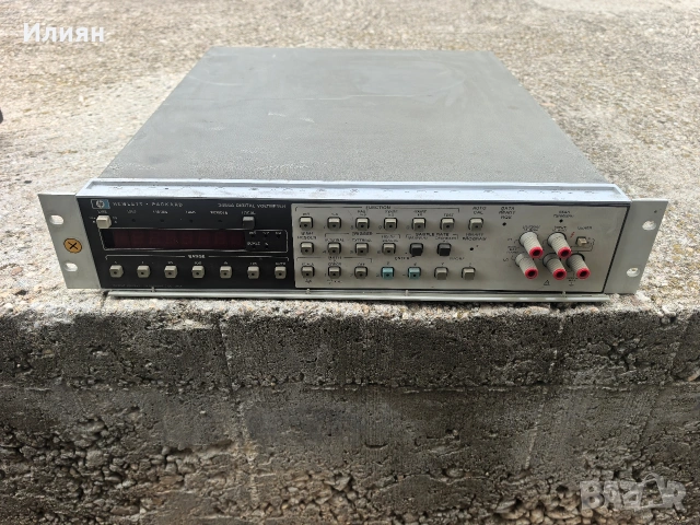 Цифров волтметър