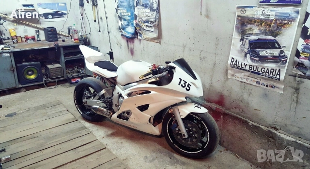 Yamaha R6 track bike 