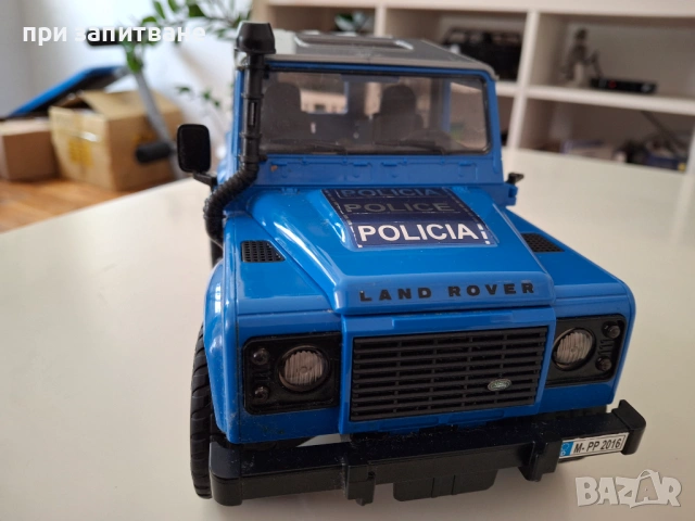 Джип Land Rover на Bruder, голям 27 см., снимка 3 - Коли, камиони, мотори, писти - 54626029