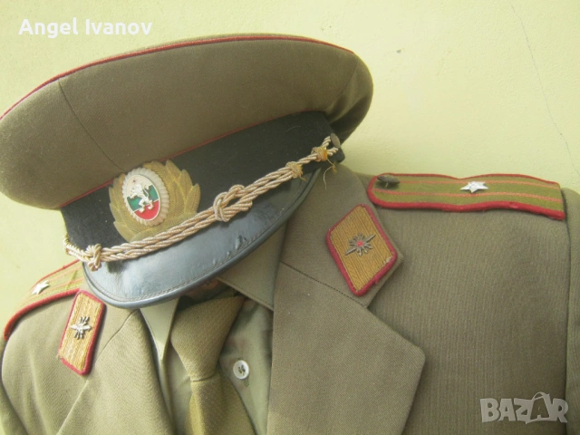 Офицерска всекидневна униформа от соца, снимка 8 - Антикварни и старинни предмети - 54548886