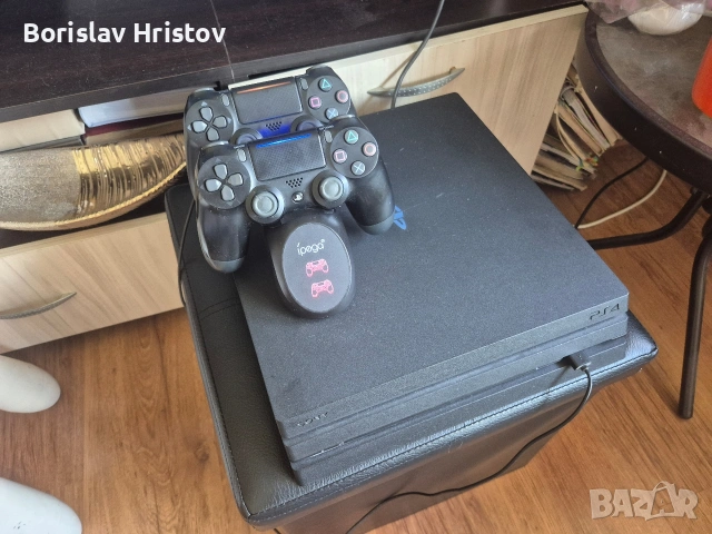 ​🚀 PlayStation 4 Pro 1TB (Джейлбрейк / GoldHEN) + 2 Джойстика & Зарядно, снимка 2 - PlayStation конзоли - 54691331