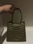Steve Madden мини чанта в маслено зелено, снимка 3