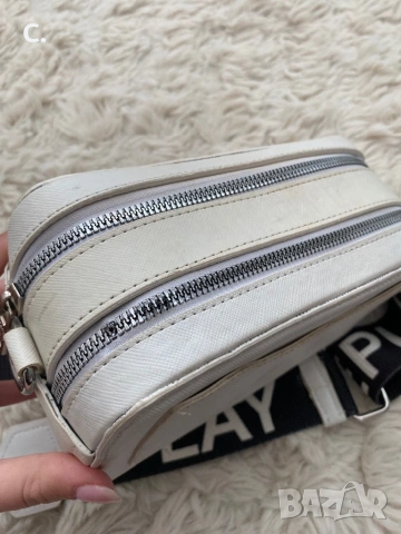 Дамска чанта, снимка 4 - Чанти - 54089605