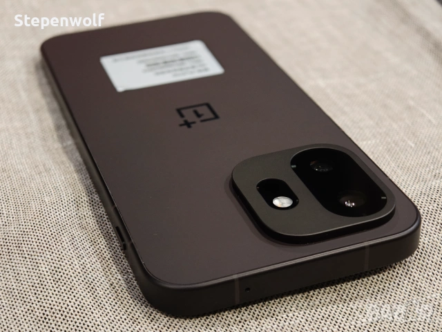 Нов OnePlus 15T 16/512 - 6.32"; SD8 Elite Gen5; 7500mAh 100W, снимка 5 - Други - 54944202