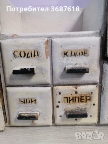 Старо шкафче, снимка 3 - Антикварни и старинни предмети - 55001741