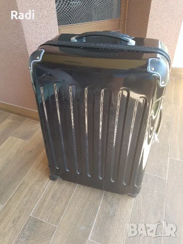 Голям куфар за багаж, PVC, в много добро състояние.