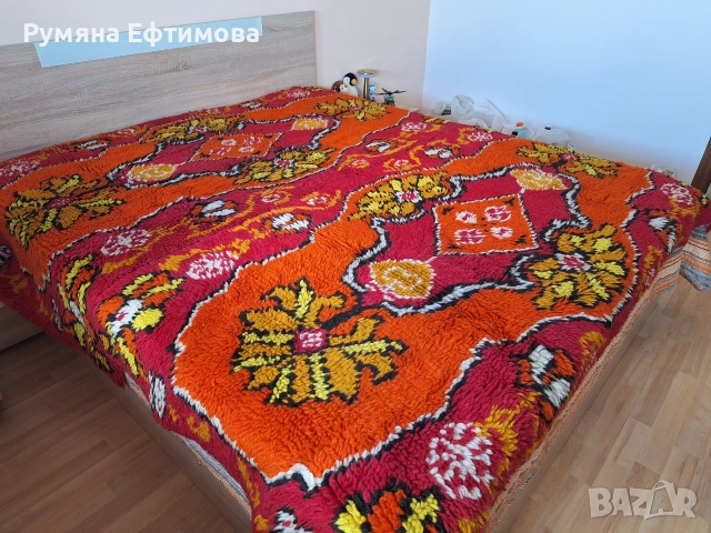 Продавам 2бр. ЧИСТО НОВИ ръчно тъкани китеници
