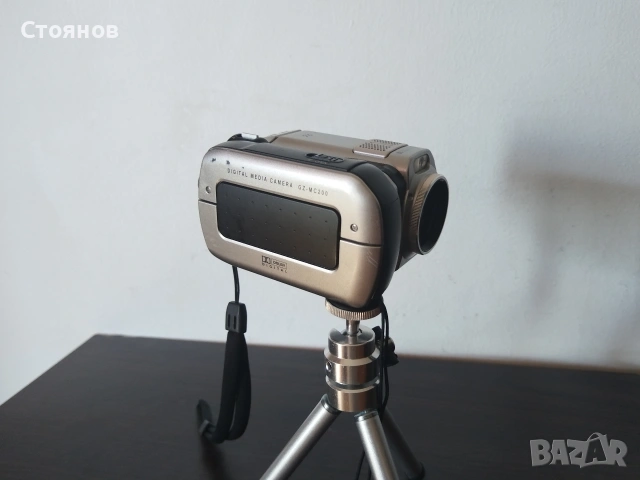 Камера JVC Everio GZ-MC200 Japan, снимка 3 - Камери - 54987194
