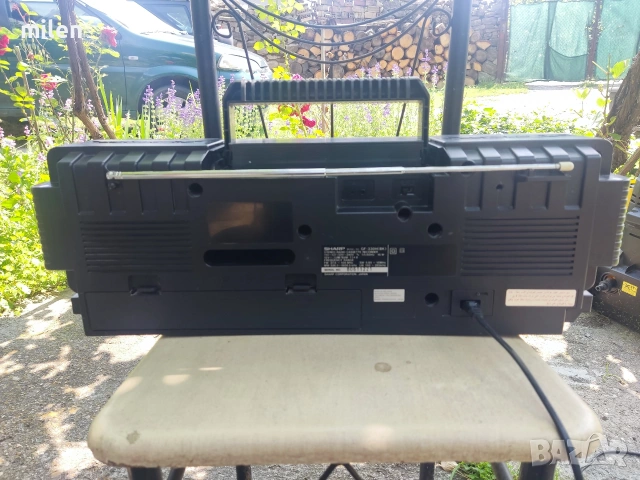 Радиокасетофон Sharp GF-330H, снимка 3 - Радиокасетофони, транзистори - 54789262