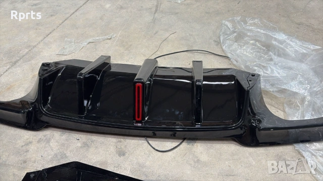 Дифузьор с лед за BMW F10/11CS за М-техник броня, Тайван на щипки , снимка 2 - Аксесоари и консумативи - 54212170