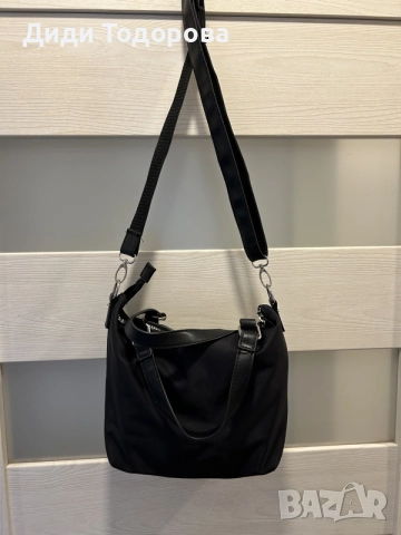 Дамска черна чанта през рамо (crossbody) - с външен джоб с цип