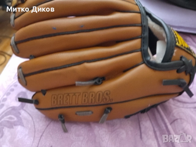 Brett Bross бейзбола ръкавица и топка нови, снимка 2 - Бейзбол - 54891773