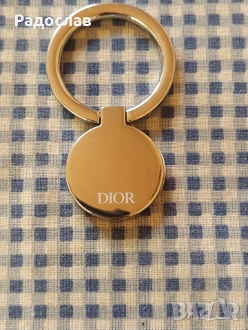 пръстен държач за телефон DIOR, снимка 2 - Селфи стикове, аксесоари - 55063507