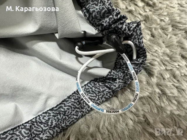 Burton Freelight Anorak, Размер М, снимка 9 - Зимни спортове - 55607839