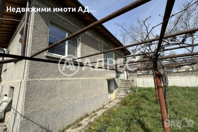 Двуетажна къща с просторен двор в гр. Попово, снимка 2 - Къщи - 53996839