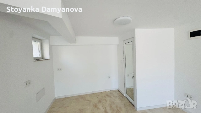 Отдава под наем  ъглово помещение 29,50 м. кв. със статут гараж Площад Папа Йоан Павел II N3, снимка 11 - Апартаменти - 54315781