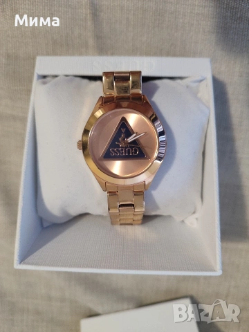 Часовник GUESS TRI PLAQUE 