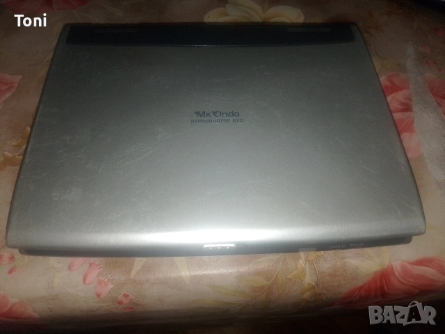 преносим DVD Player 7" работи топ, снимка 2 - Плейъри, домашно кино, прожектори - 54597087