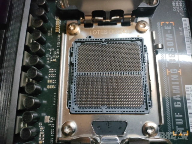 дънна платка ASUS TUF B650M-E за донор или за части, снимка 2 - Дънни платки - 54896435