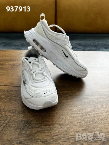 Дамски маратонки Nike Air Max Bliss, снимка 3 - Маратонки - 53996068