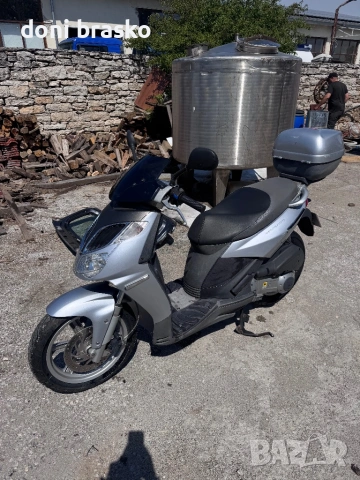 Скутер Aprilia sportcity 125, снимка 7 - Мотоциклети и мототехника - 54410727