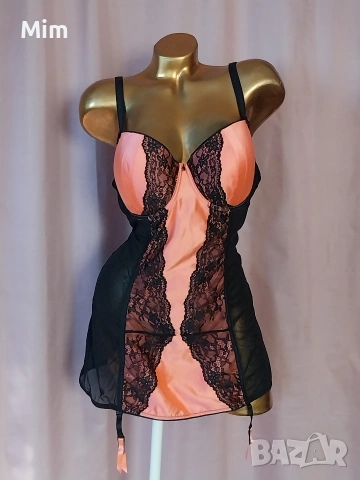 Hunkemoller XL 90 D Розов сатенен корсет / нощница/ с жартиери за чорапи 