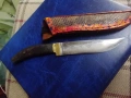 Майсторски нож от биволски рог и красива ръчно рисувана орнаментика и кания., снимка 1